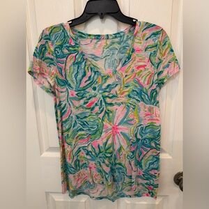 Lilly Pulitzer V-neck top size Small
